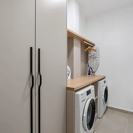 Vila Luxury, Seaview Grandeca *