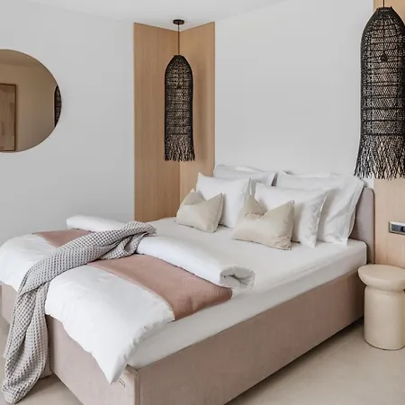 Luxury, Seaview Grandeca *