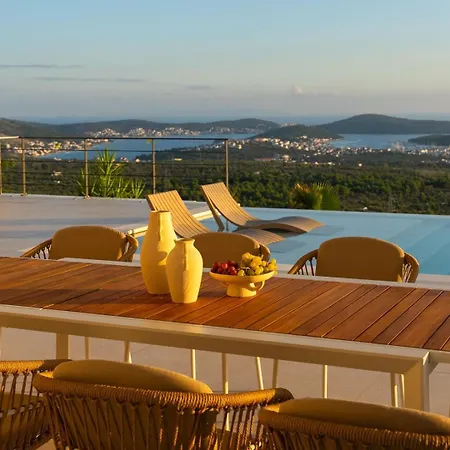 Luxury, Seaview Grandeca Vila *