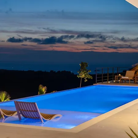 빌라 Luxury, Seaview Grandeca 로고즈니차