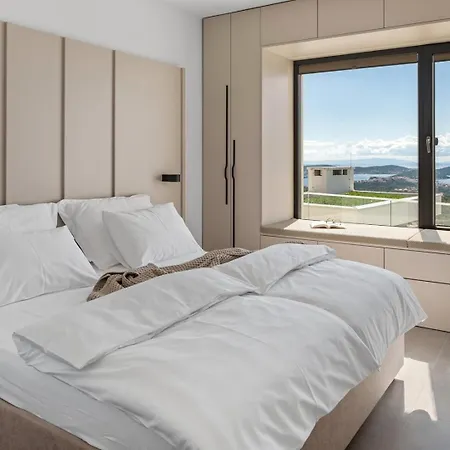 Luxury, Seaview Grandeca *