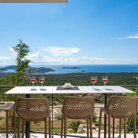 Luxury, Seaview Grandeca *