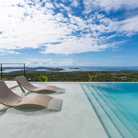 Luxury, Seaview Grandeca *