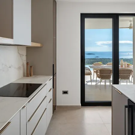 Villa New Luxury, Seaview Grandeca