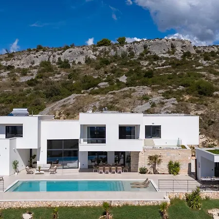 Luxury, Seaview Grandeca