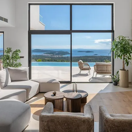 Luxury, Seaview Grandeca *