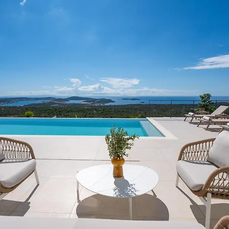 Luxury, Seaview Grandeca *