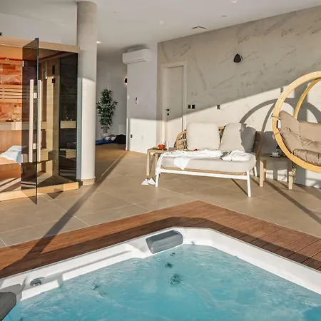 Vila Luxury, Seaview Grandeca *