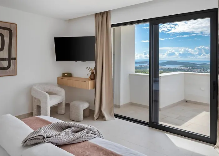 Luxury, Seaview Grandeca *