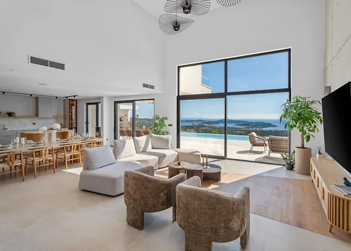 Luxury, Seaview Grandeca Villa *