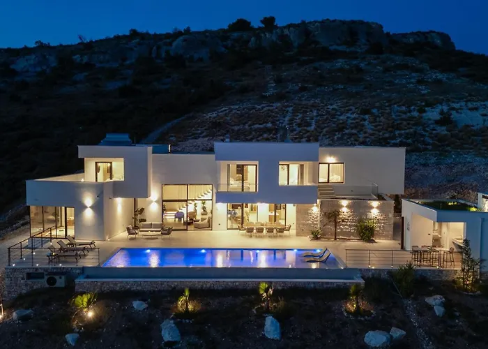 Luxury, Seaview Grandeca Villa *