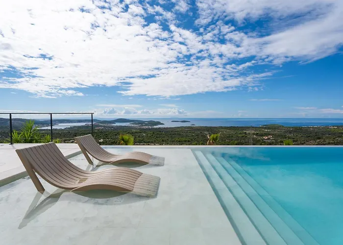 Luxury, Seaview Grandeca *