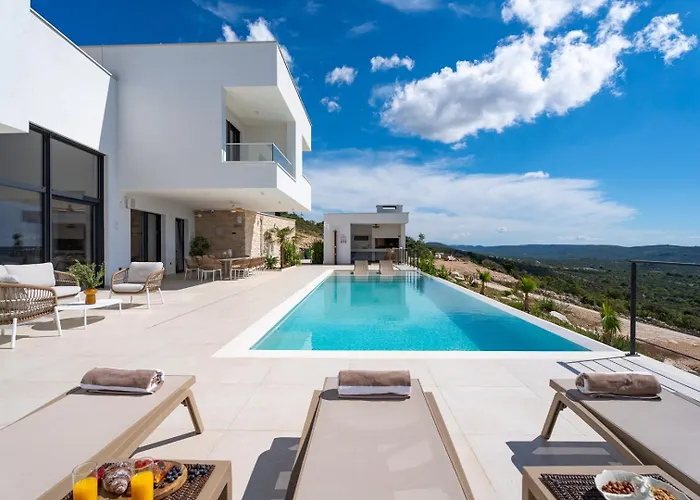 Luxury, Seaview Grandeca Villa
