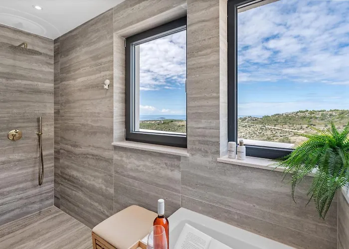 Luxury, Seaview Grandeca Villa