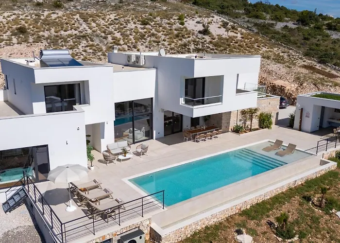 Villa Luxury, Seaview Grandeca