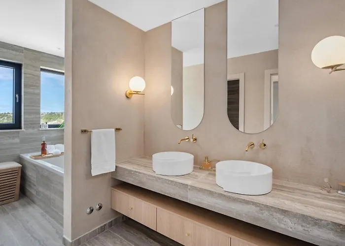 Villa Luxury, Seaview Grandeca