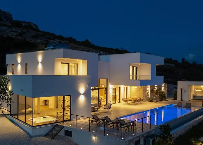 Luxury, Seaview Grandeca Villa *