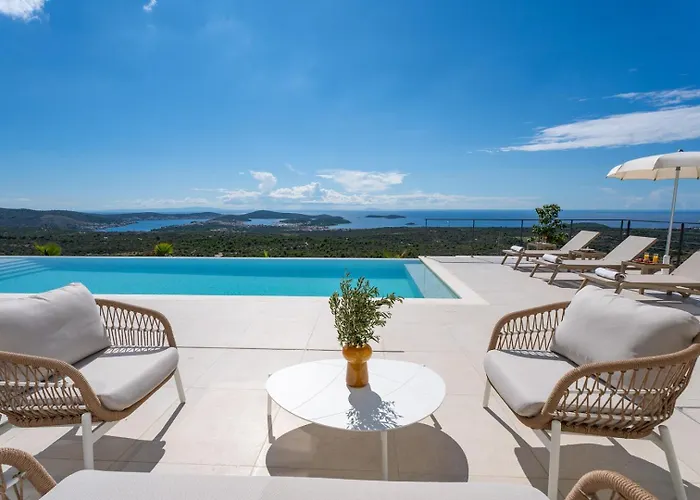 Luxury, Seaview Grandeca *